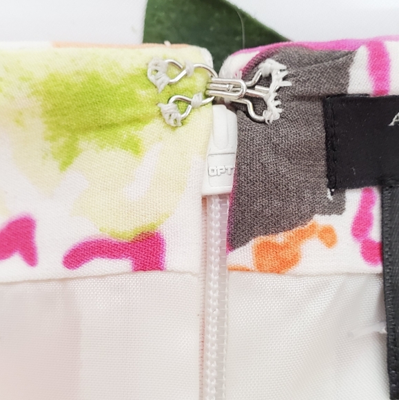 Ann Taylor Floral Skirt - Picture 4 of 4